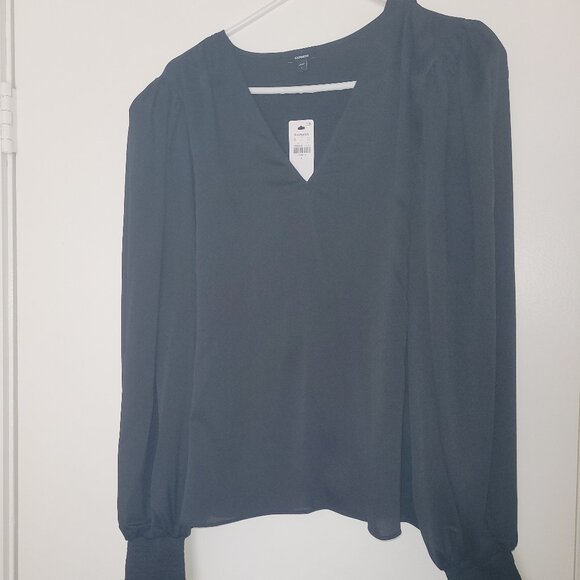EXPRESS V-Neck Long Sleeve Smocked Cuff Top in Black Size L - Picture 2 of 6